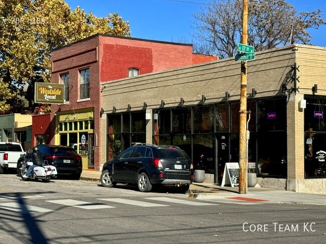 Building Photo - Renovated 2 Bedroom in Westside KC