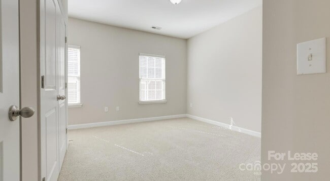 Building Photo - 10154 Enniscrone Rd