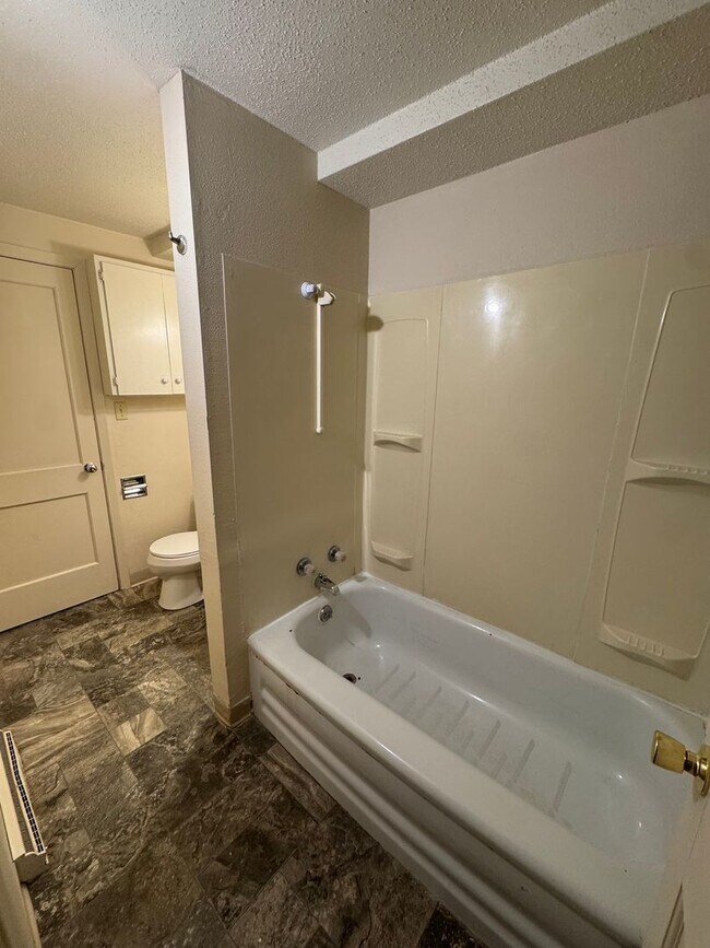 Building Photo - 1332 4th Ave N