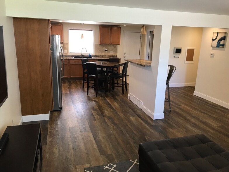 Building Photo - 87 Marine Dr