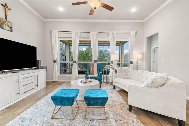 Building Photo - 11901 Deering Pl