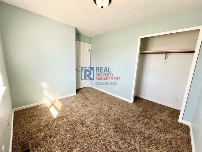 Building Photo - 4353 Witches Hollow Ln
