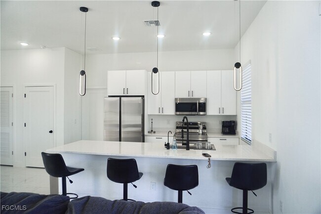 Building Photo - 2608 25th St W