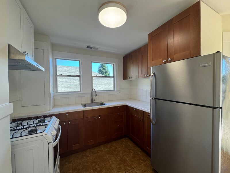 Building Photo - 443 62nd St