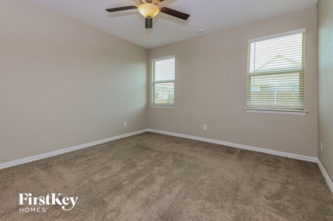 Building Photo - 2144 Clarion Dr