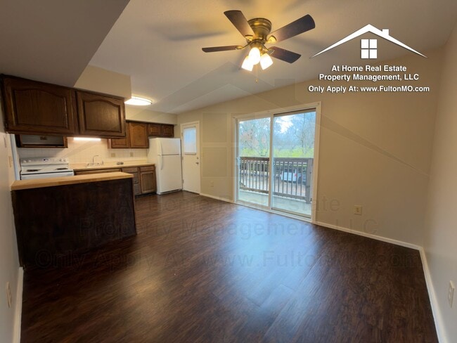 Building Photo - 1822 Springdale Ct