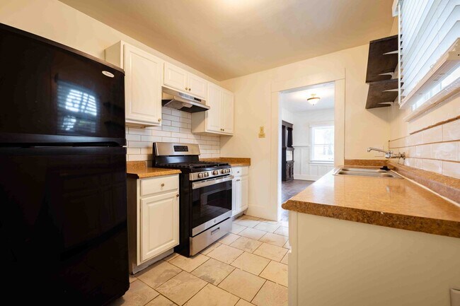 Building Photo - Georgia Street