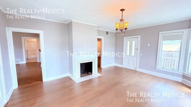 Building Photo - 502 Rio Vista Ave