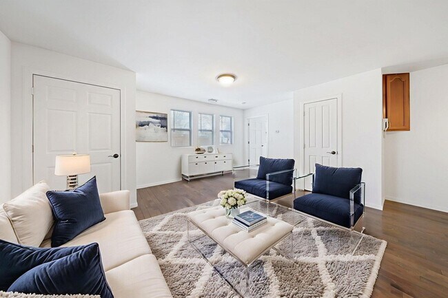 Building Photo - 357 S Greenwich St