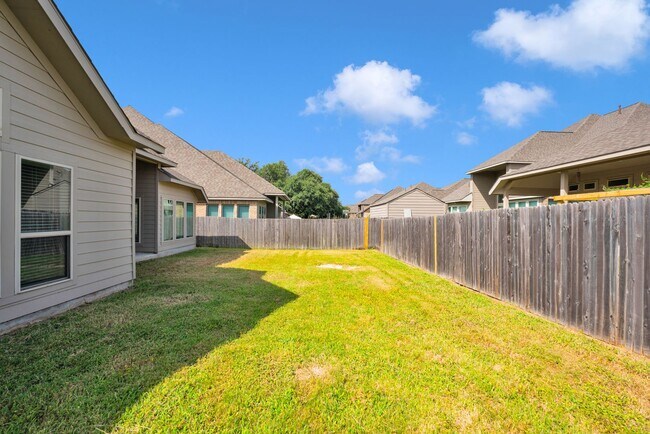 Building Photo - 8823 Haystack Rd