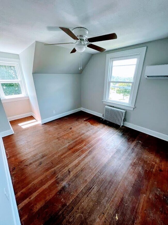 Building Photo - 3 Bedroom Home in Lynchburg