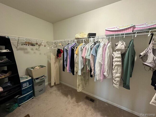 Building Photo - 5791 Northford