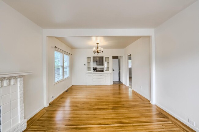 Building Photo - Beautiful Berkeley Cottage!