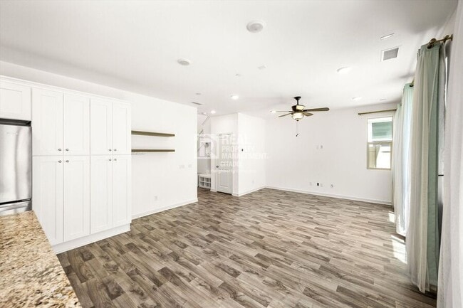 Building Photo - 1604 Armijo Pl