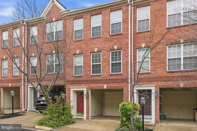 Building Photo - 8074 Sebon Dr