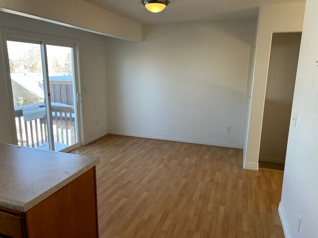 Building Photo - Great 2 Bed 2.5 Bath Draper Condo