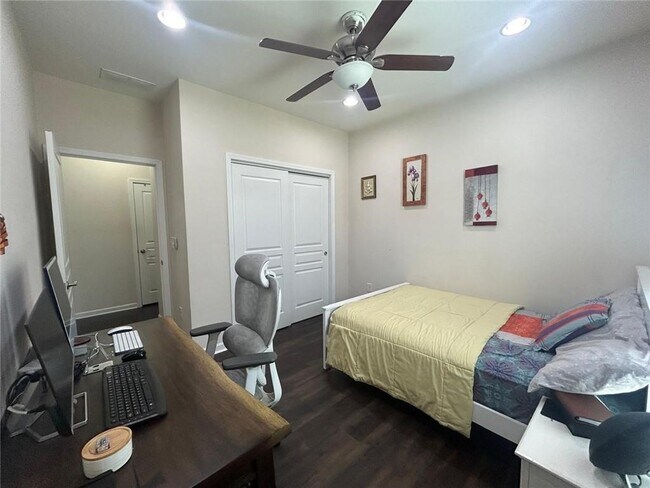 Building Photo - 705 Madison Creek CT