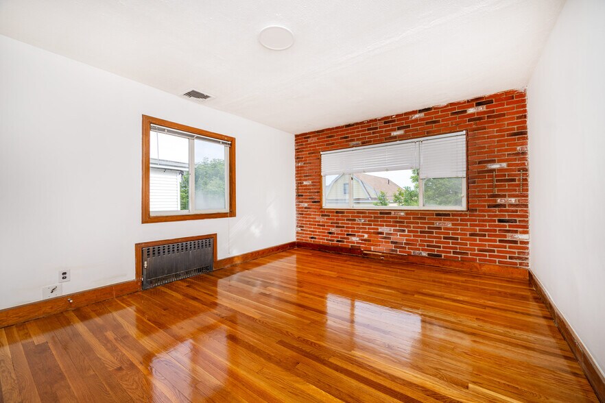 Building Photo - 19 Puritan Rd