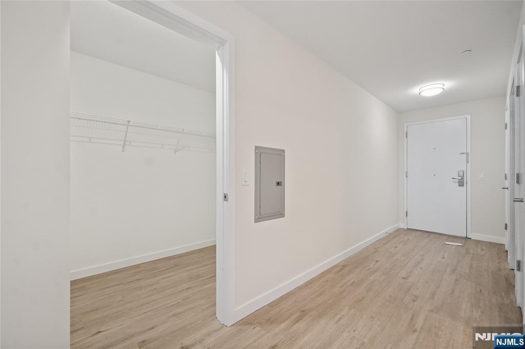 Building Photo - 69 Main St