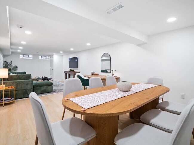 Building Photo - 4155 Ascot Ln