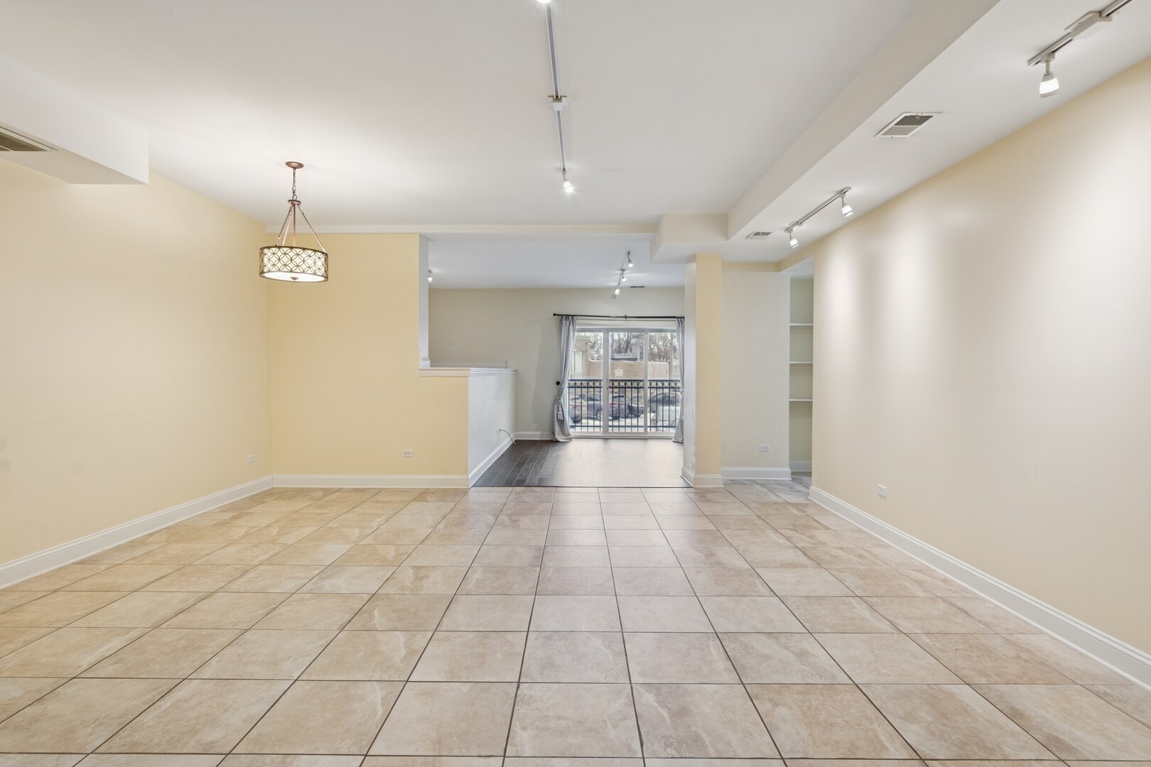 Building Photo - 2801 W Ardmore Ave