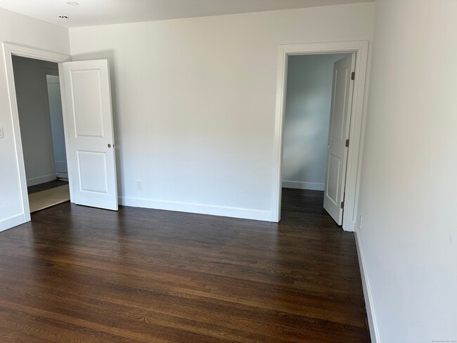 Building Photo - 69 Cos Cob Ave