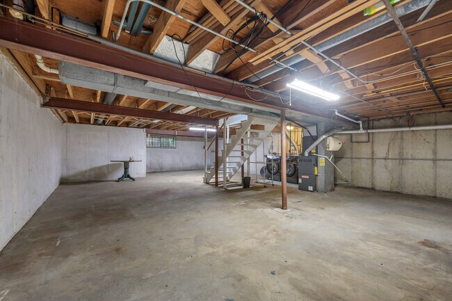 Building Photo - 713 Acadia Ct