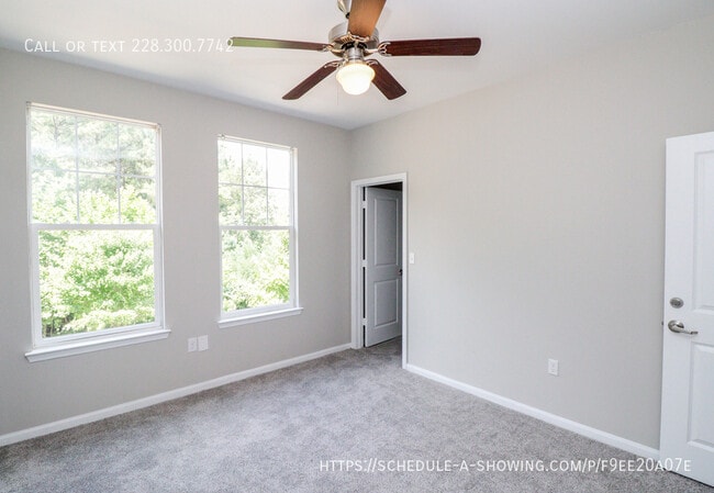 Building Photo - 511 Olive Branch Way