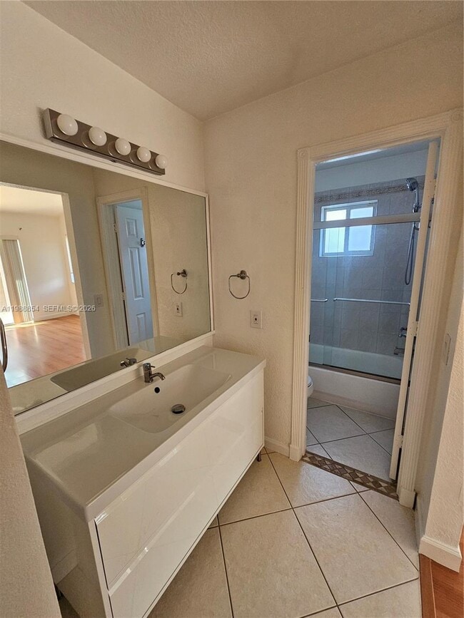 Building Photo - 4279 Greenbriar Ln