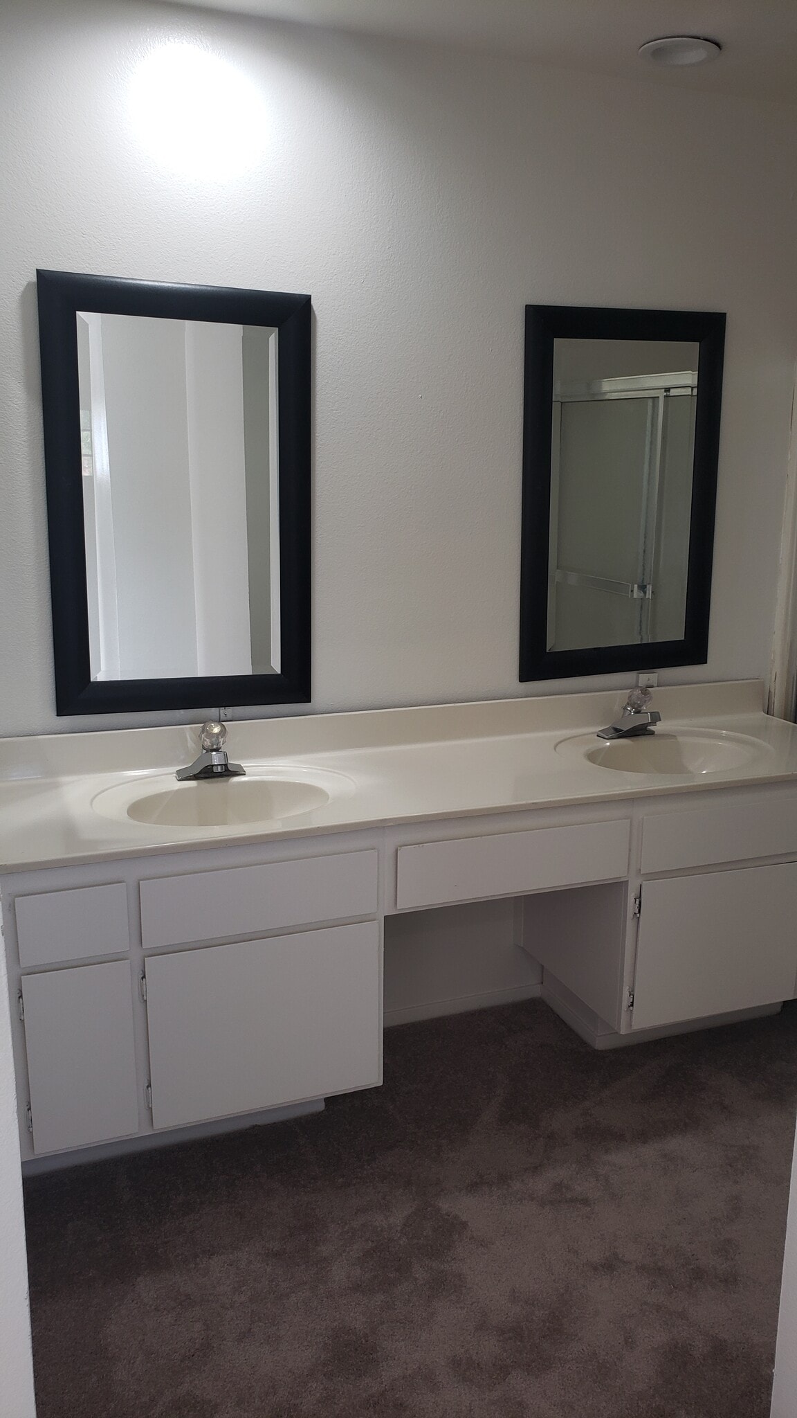 Building Photo - 2329 N Clark St