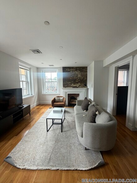 Building Photo - 14 Derne St