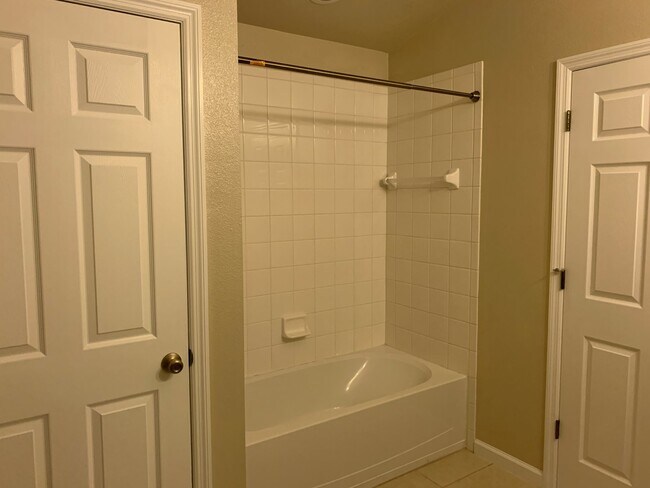 Building Photo - Bay Meadows Lakes Gated Community!!!