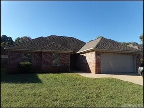 Building Photo - 455 Wisteria Dr