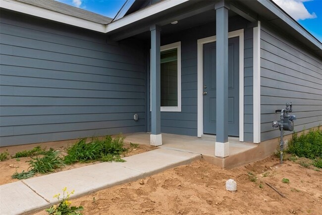 Building Photo - 611 Whoopers Lp