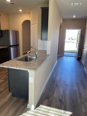 Building Photo - 2306 Dahlia Way