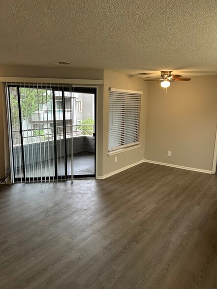 Building Photo - 3686 Iguana Dr