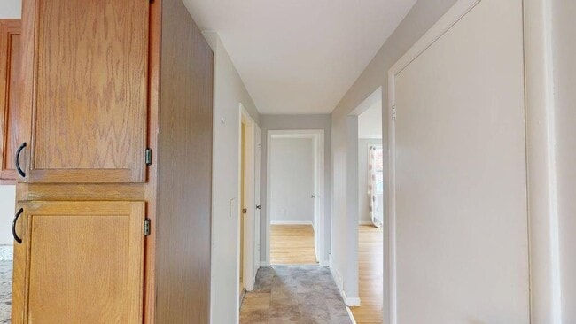 Building Photo - 97 Linton St