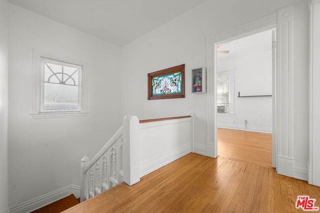 Building Photo - 1223 W 23rd St