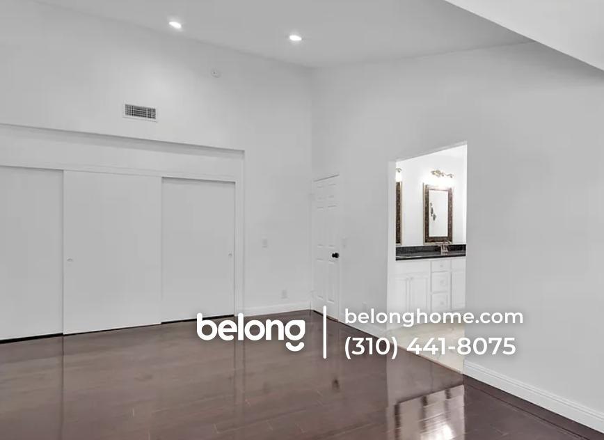 Building Photo - 10045 Topanga Canyon Blvd