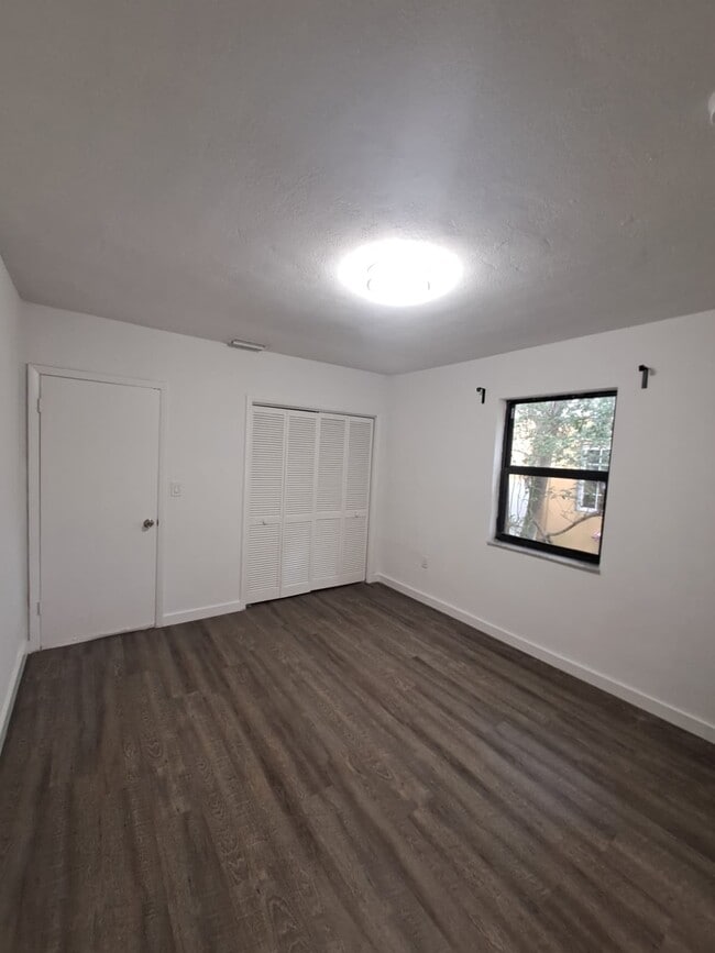 Building Photo - 2835 SW 2nd St