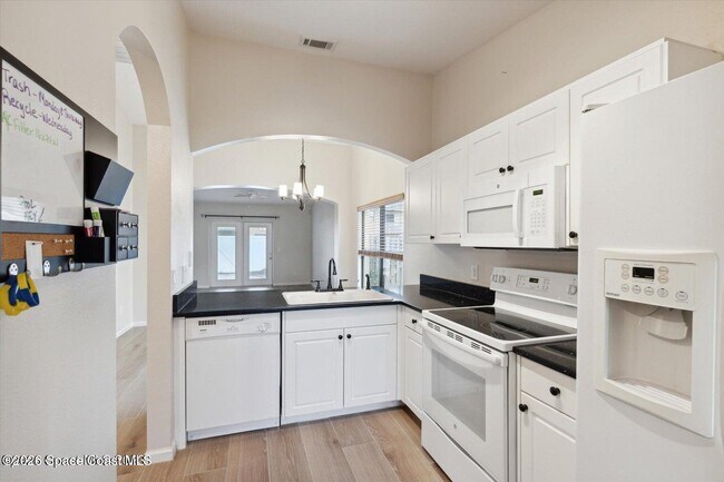 Building Photo - 1030 Luminary Cir