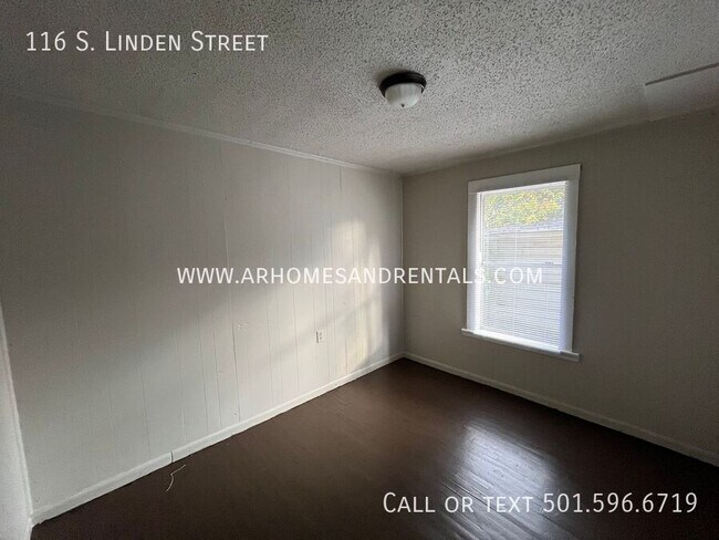Building Photo - 116 S Linden St