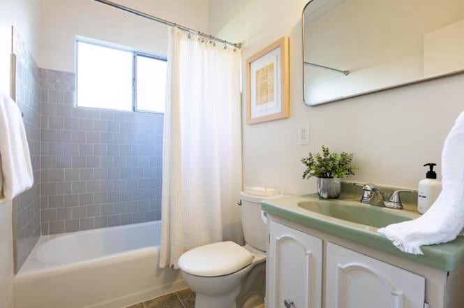 Building Photo - 2516 Dell Ave