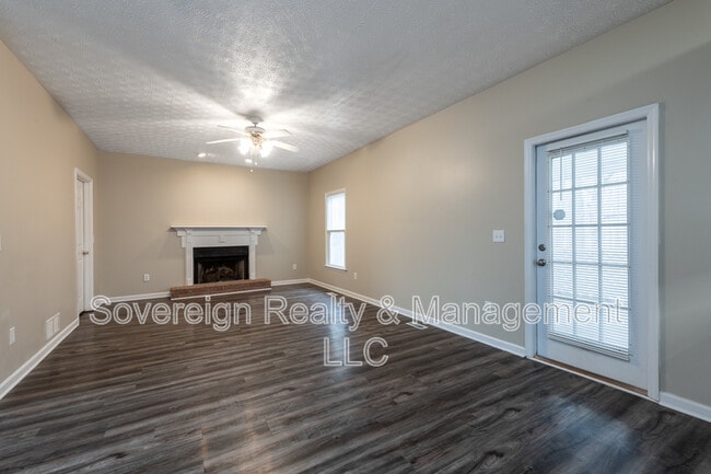 Building Photo - 3213 Southridge