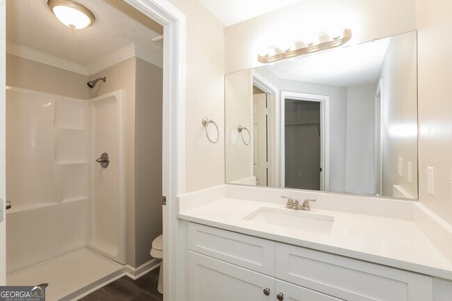 Building Photo - 694 Stoneside Dr