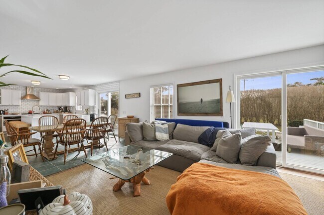 Building Photo - 25 Meadowgrass Ln