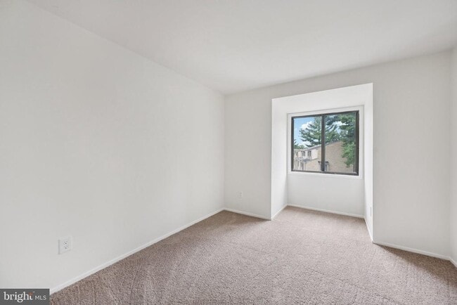 Building Photo - 9287 Chadburn Pl