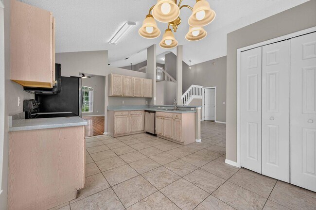 Building Photo - 2235 Mallory Cir