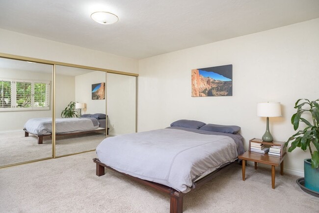 Building Photo - ***Available Now - Mid-term Lease ONLY *** Single Level 3 Bedroom, 2.5 Bath home in La Costa*****