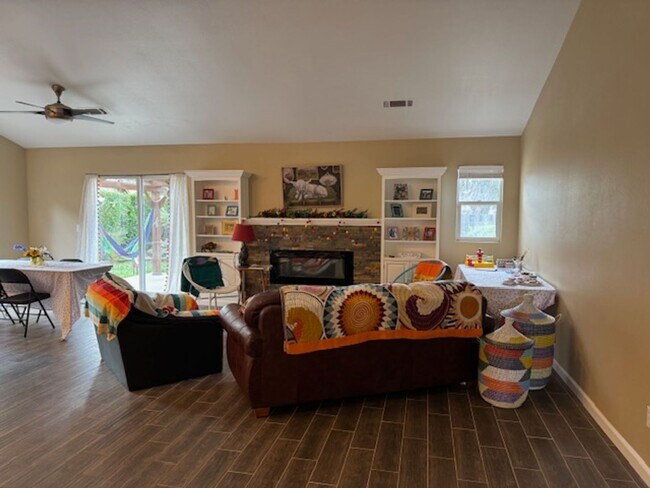 Building Photo - 541 Fairchild Ln